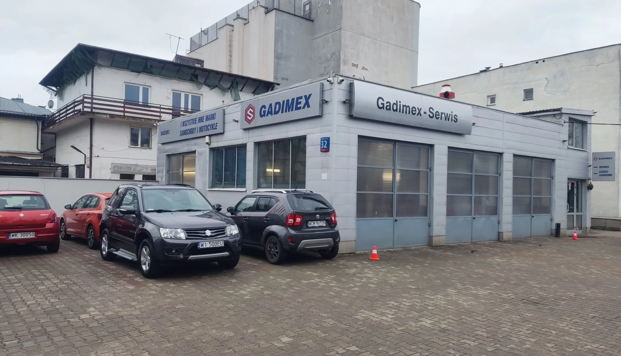 Zewnętrzny widok Gadimex serwis Warszawa Wilanów – mechanik, elektryk, opony, klimatyzacja